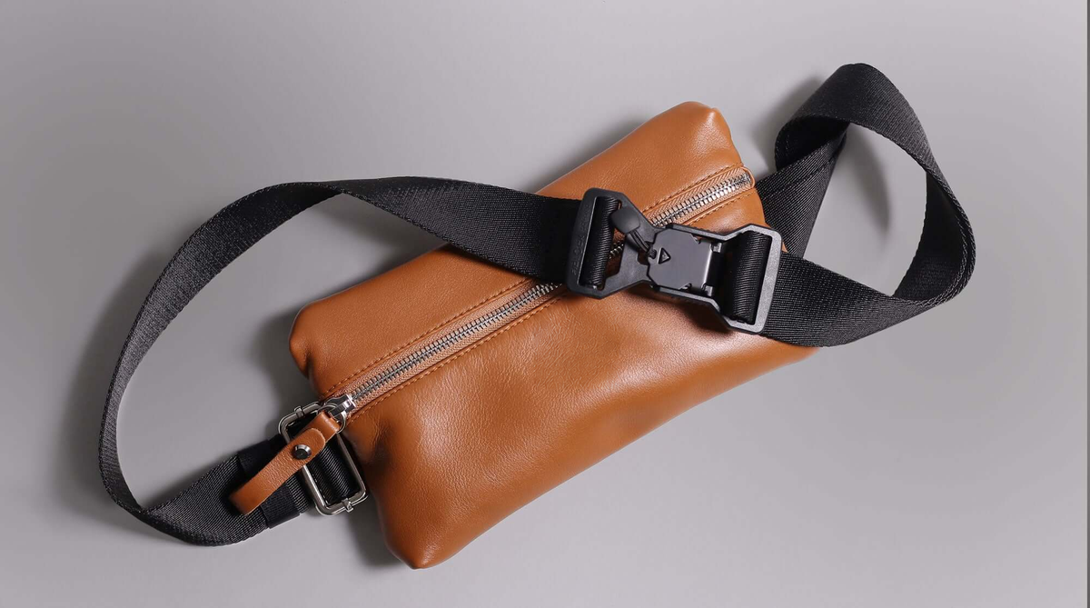 KAKAVY Compact Bum Bag — feature detail 17