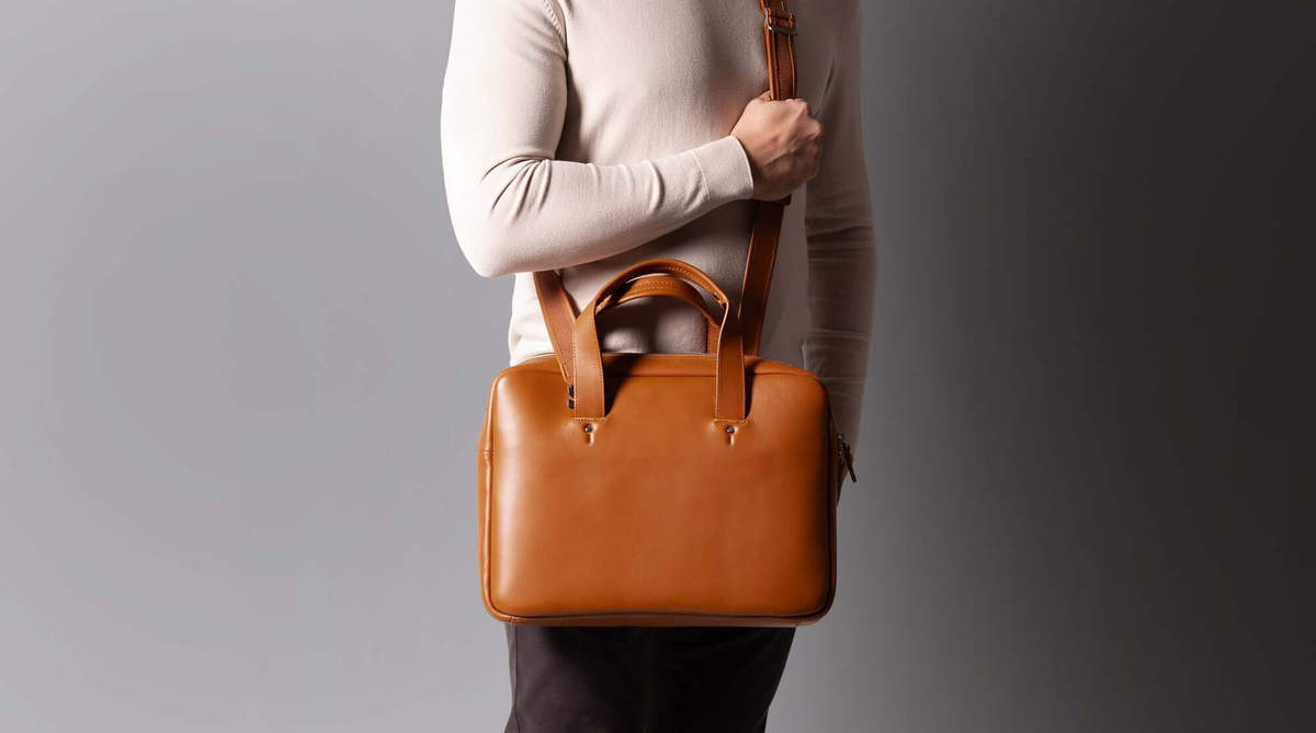KAKAVY Everyday Leather Briefcase — feature detail 22