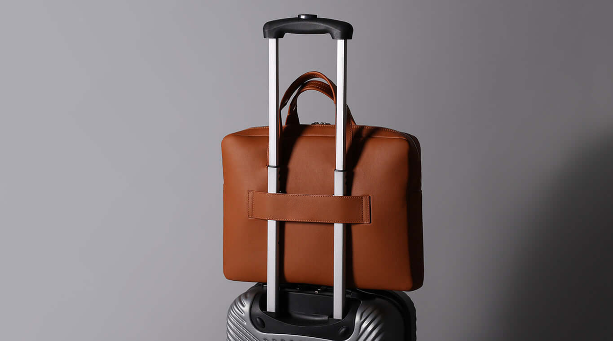 KAKAVY Everyday Leather Briefcase — feature detail 26
