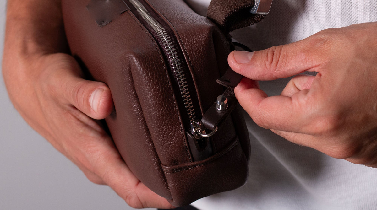 KAKAVY Leather Crossbody Bag — feature detail 16