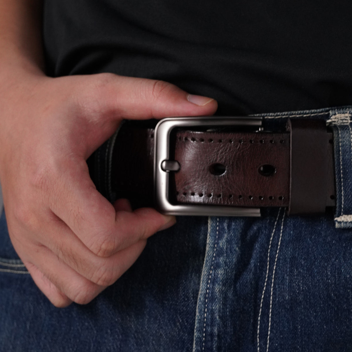 KAKAVY Cross Laced Full-Grain Leather Belt in dark brown - buckle detail