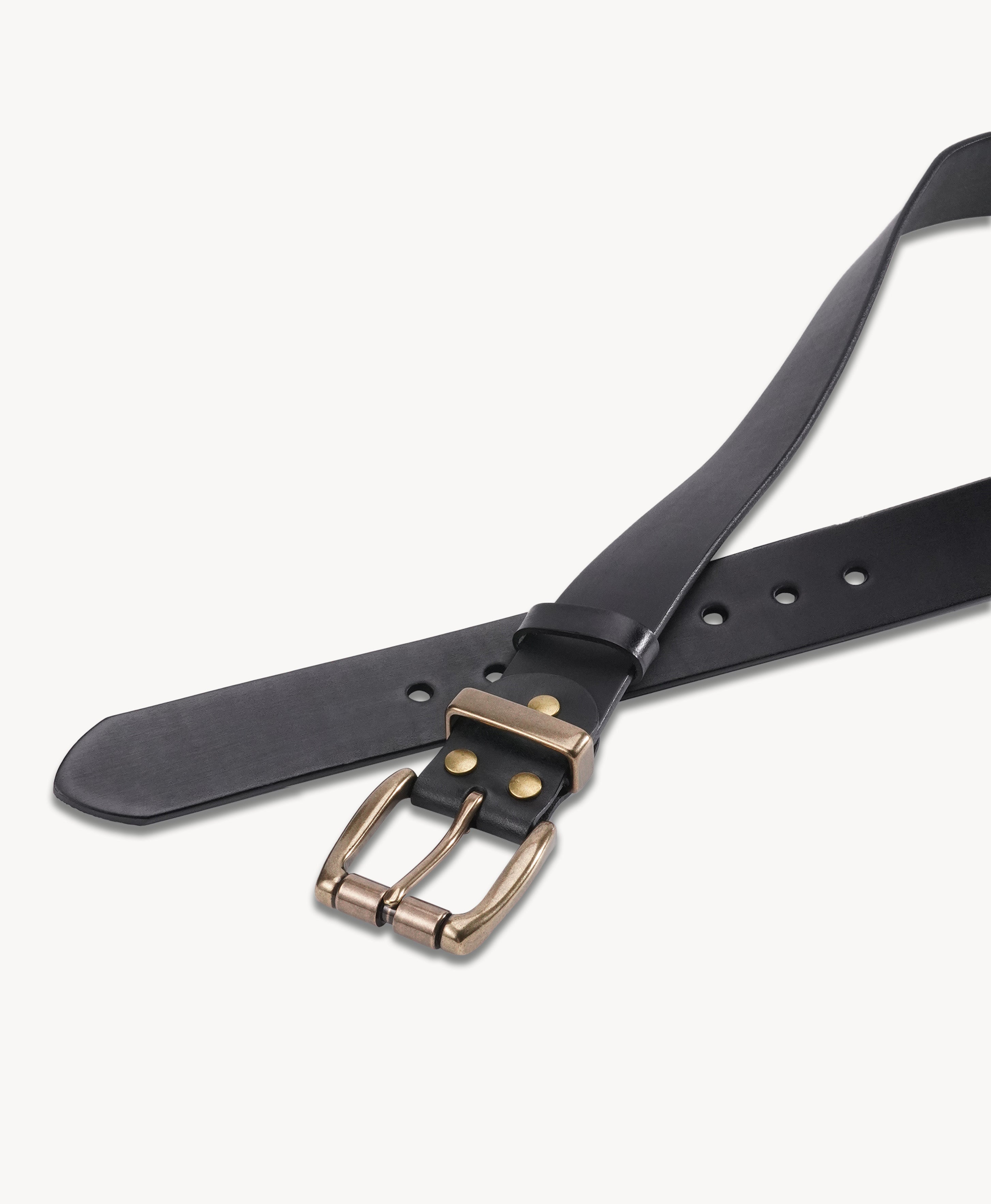 Handmade Cowhide Leather Belt - Black - styled detail