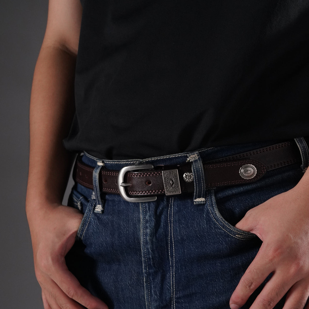 KAKAVY Western Oval Buckle Full-Grain Leather Belt - styled detail 2