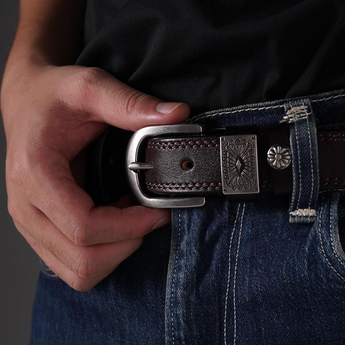 KAKAVY Western Oval Buckle Full-Grain Leather Belt - styled detail 3